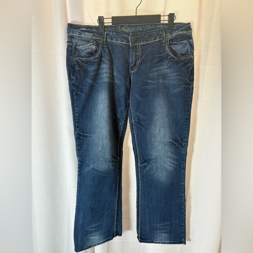 Vanity‎ Premium Womens 32x33” embroidered Bootcut Jeans Low Rise GUC 540